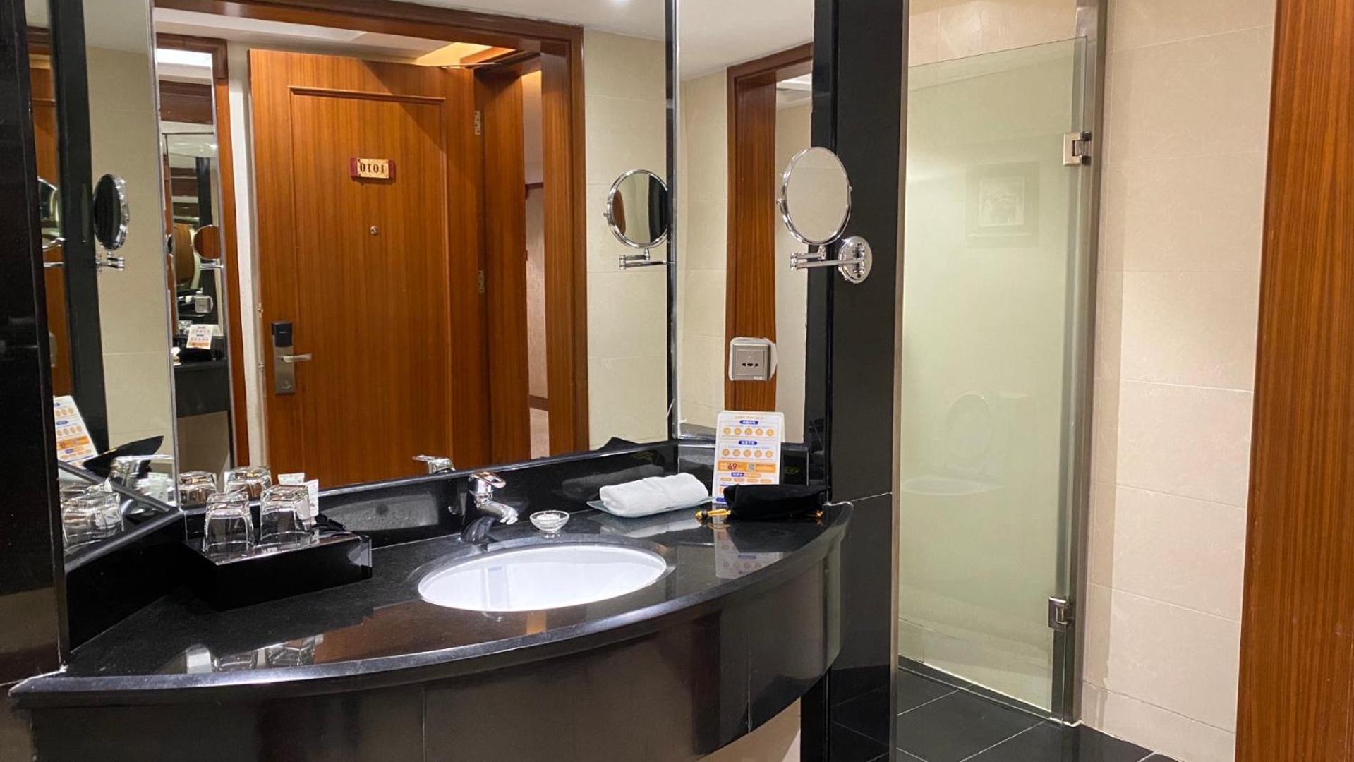 Gladden Hotel Jiangmen Extérieur photo